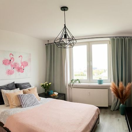 Piotrapartments - Daleka Cozy Train&Airport Apartment وارسو المظهر الخارجي الصورة