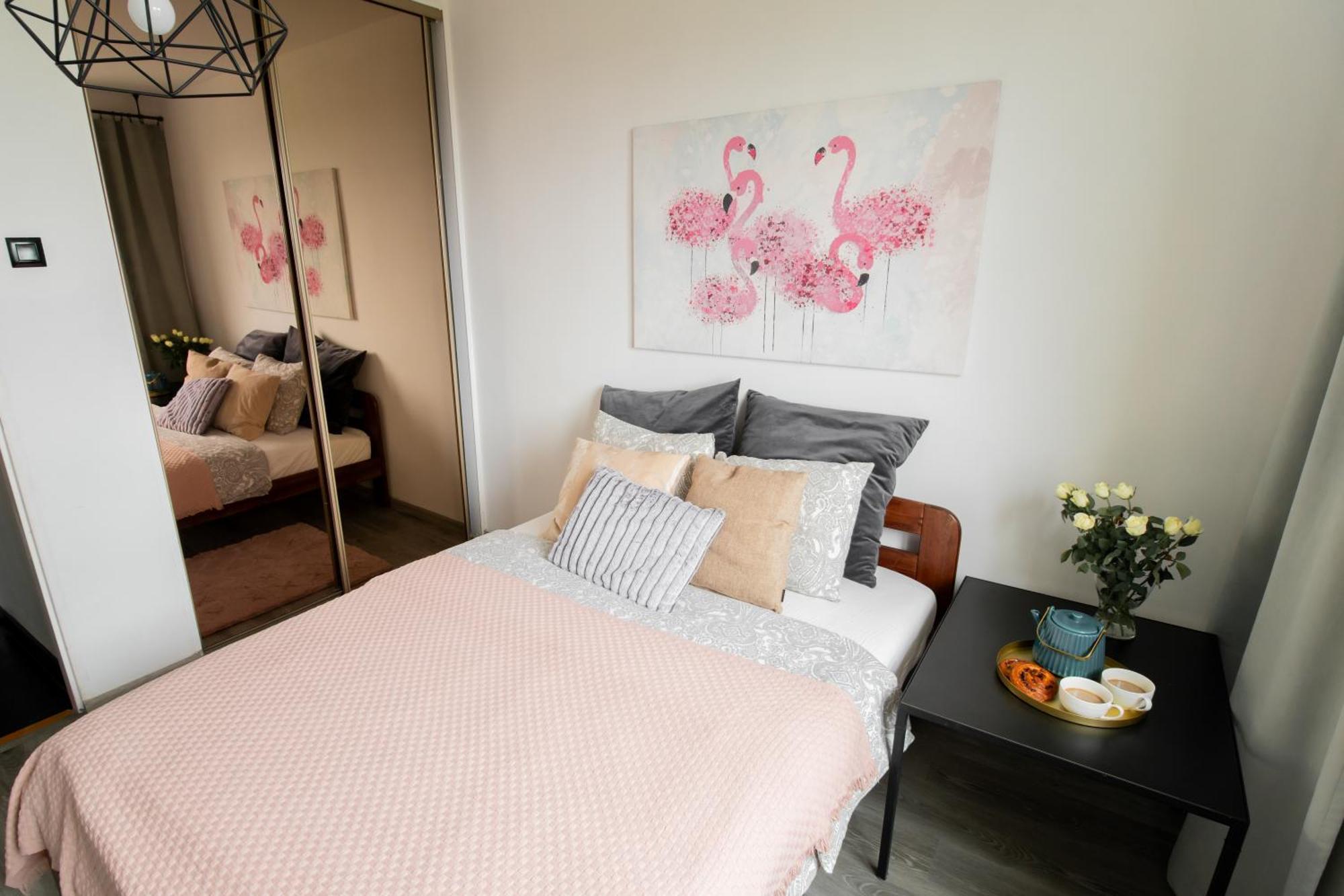 Piotrapartments - Daleka Cozy Train&Airport Apartment وارسو المظهر الخارجي الصورة