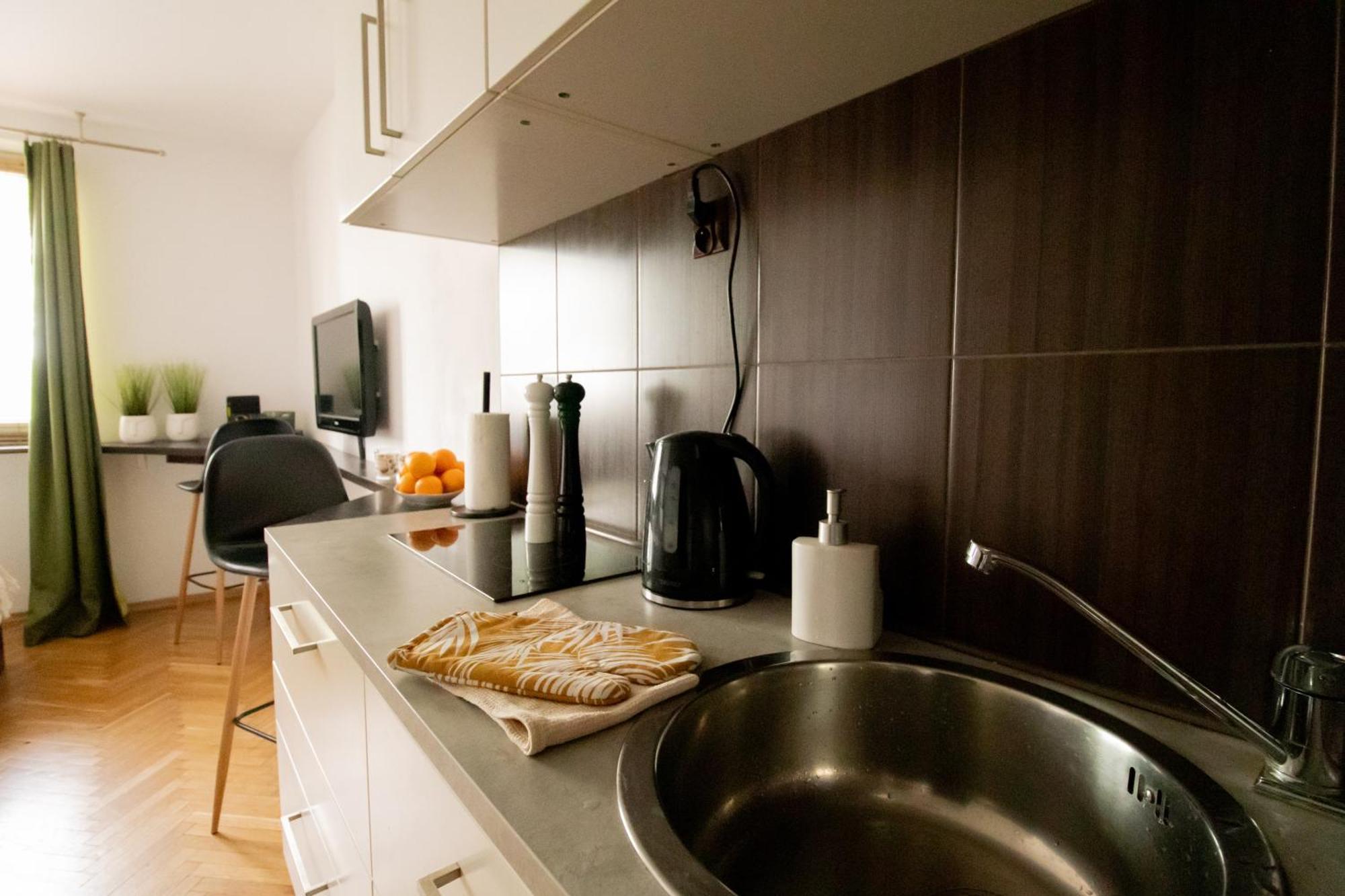 Piotrapartments - Daleka Cozy Train&Airport Apartment وارسو المظهر الخارجي الصورة