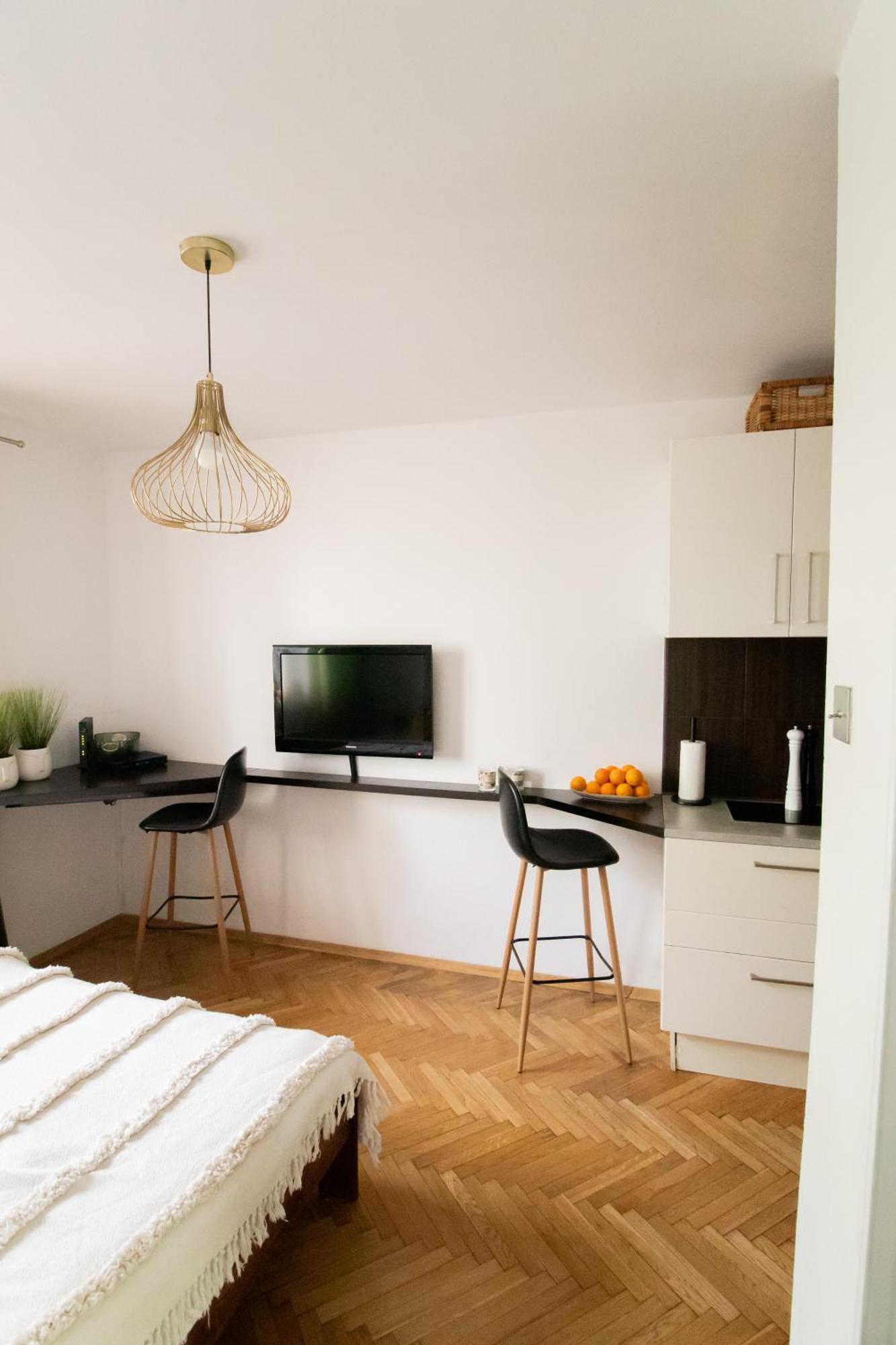 Piotrapartments - Daleka Cozy Train&Airport Apartment وارسو المظهر الخارجي الصورة