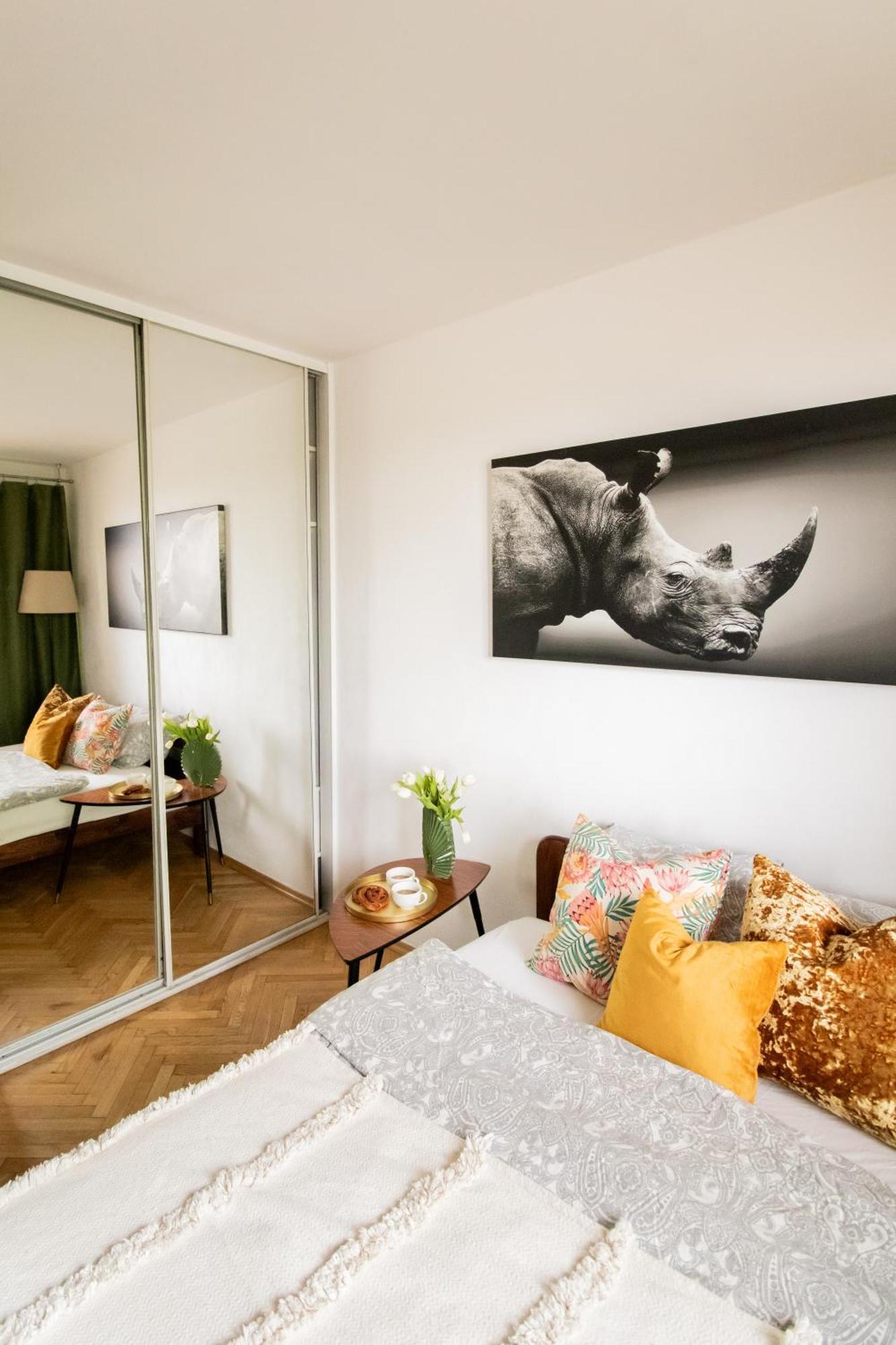 Piotrapartments - Daleka Cozy Train&Airport Apartment وارسو المظهر الخارجي الصورة